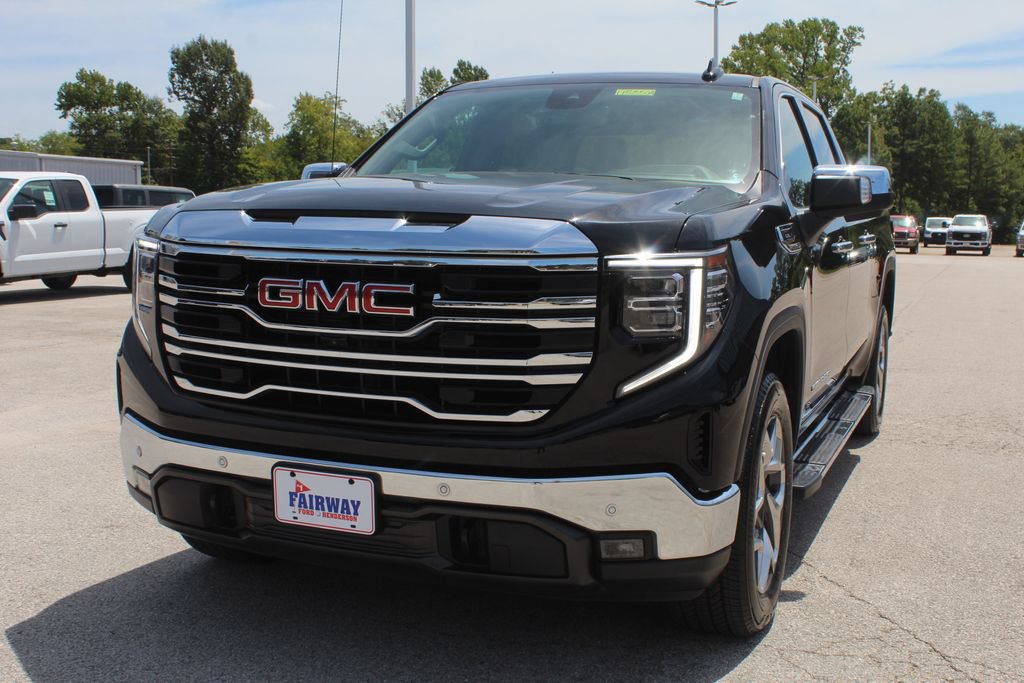Used 2024 GMC Sierra 1500 SLT w/ SLT Premium Plus Package AWD/4WD image 6