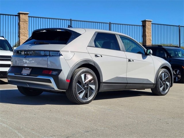 New 2026 Hyundai Ioniq 5 SEL image 2