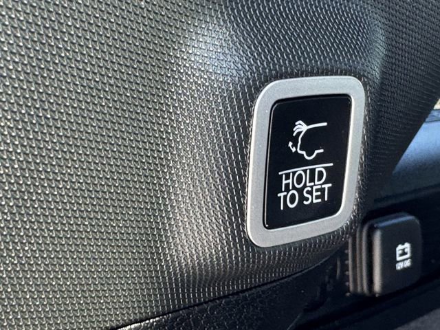 Used 2022 Jeep Grand Cherokee Summit w/ Advanced Protech Group IV image 34