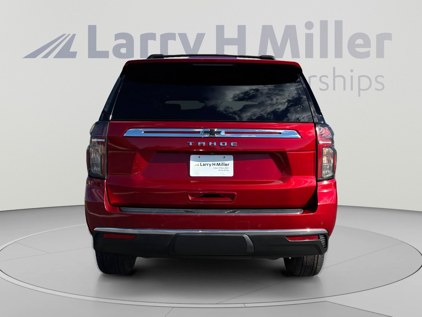 Used 2024 Chevrolet Tahoe LS w/ Driver Alert Package AWD/4WD image 4