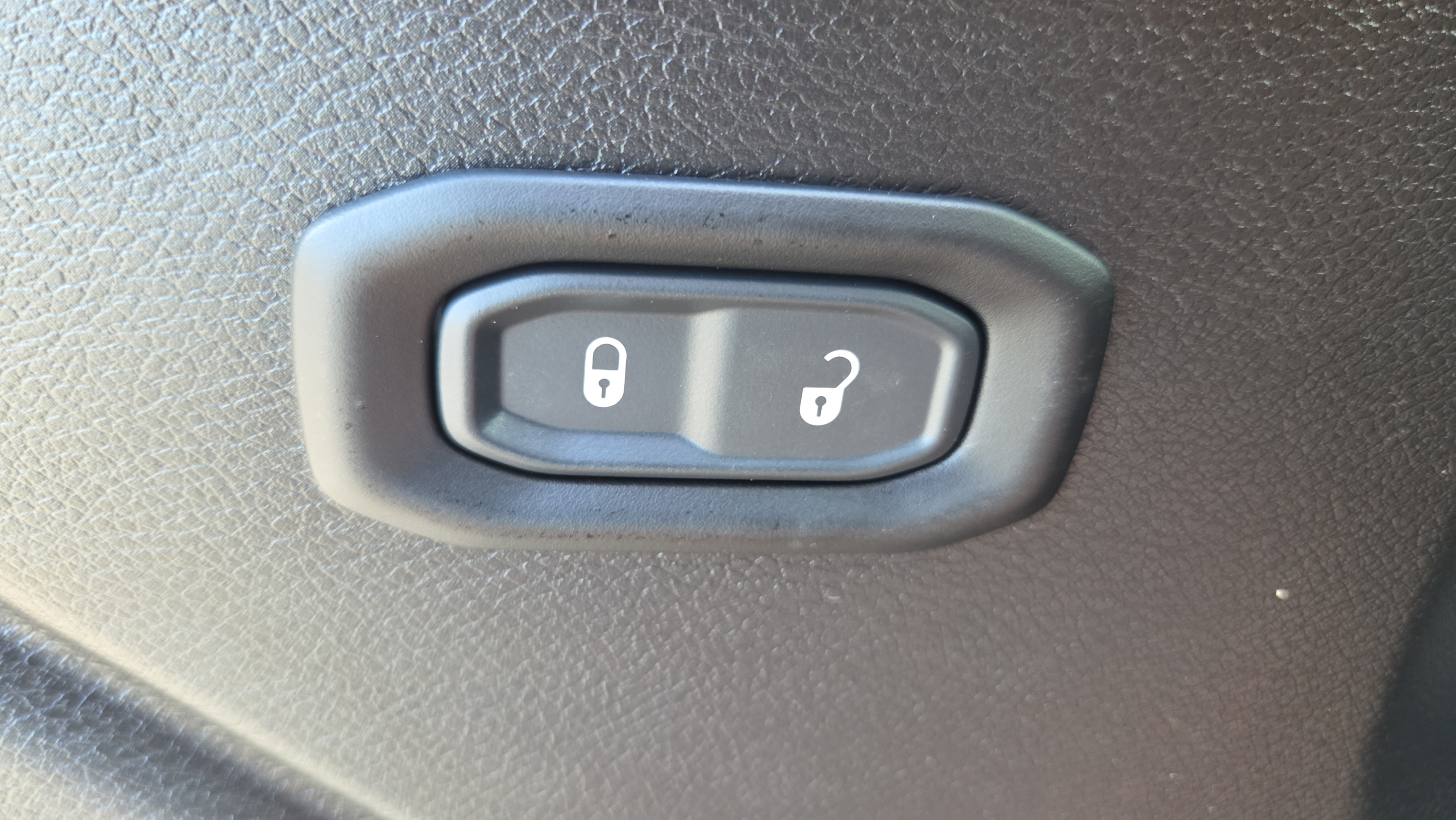 Used 2023 Jeep Wrangler Unlimited Sport AWD/4WD image 35