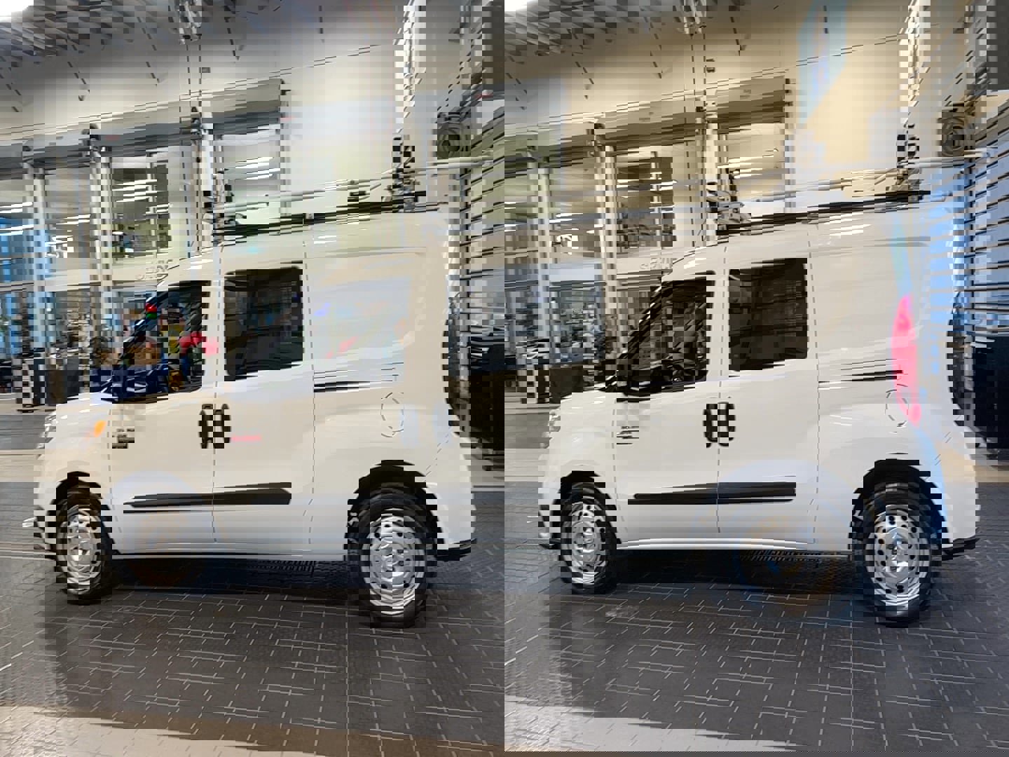 Used 2022 RAM ProMaster City Tradesman w/ Window Group 05 image 4