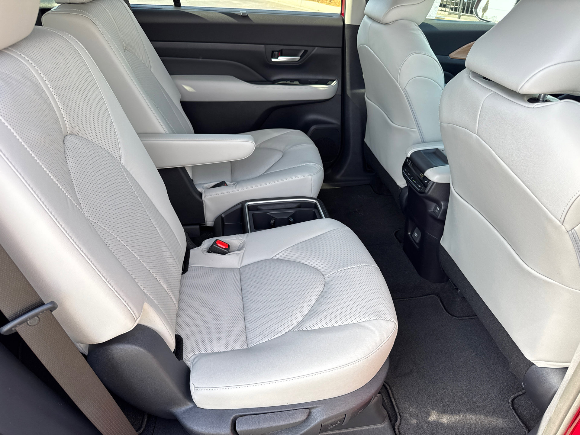 Certified 2026 Toyota Grand Highlander Limited image 19