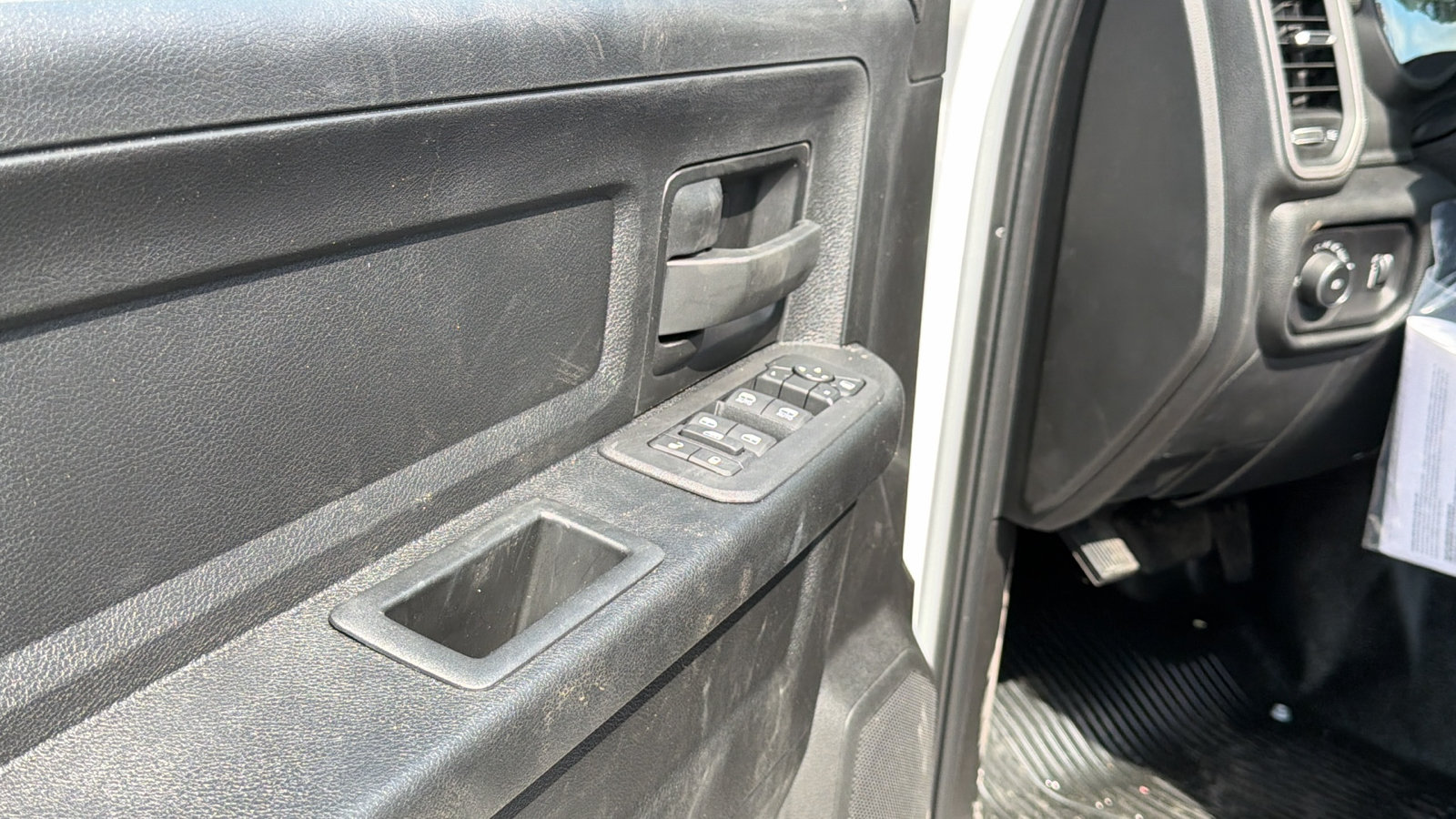 New 2026 RAM 5500 Tradesman w/ Chrome Appearance Group AWD/4WD image 15