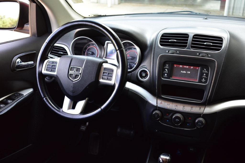 Used 2020 Dodge Journey SE w/ SE Popular Equipment Group FWD image 32
