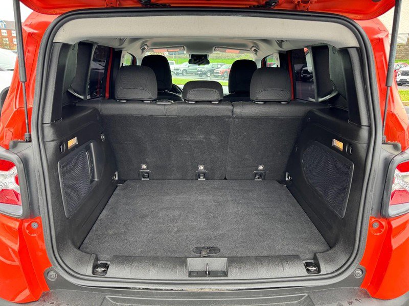 Used 2015 Jeep Renegade Trailhawk w/ Cold Weather Group image 6