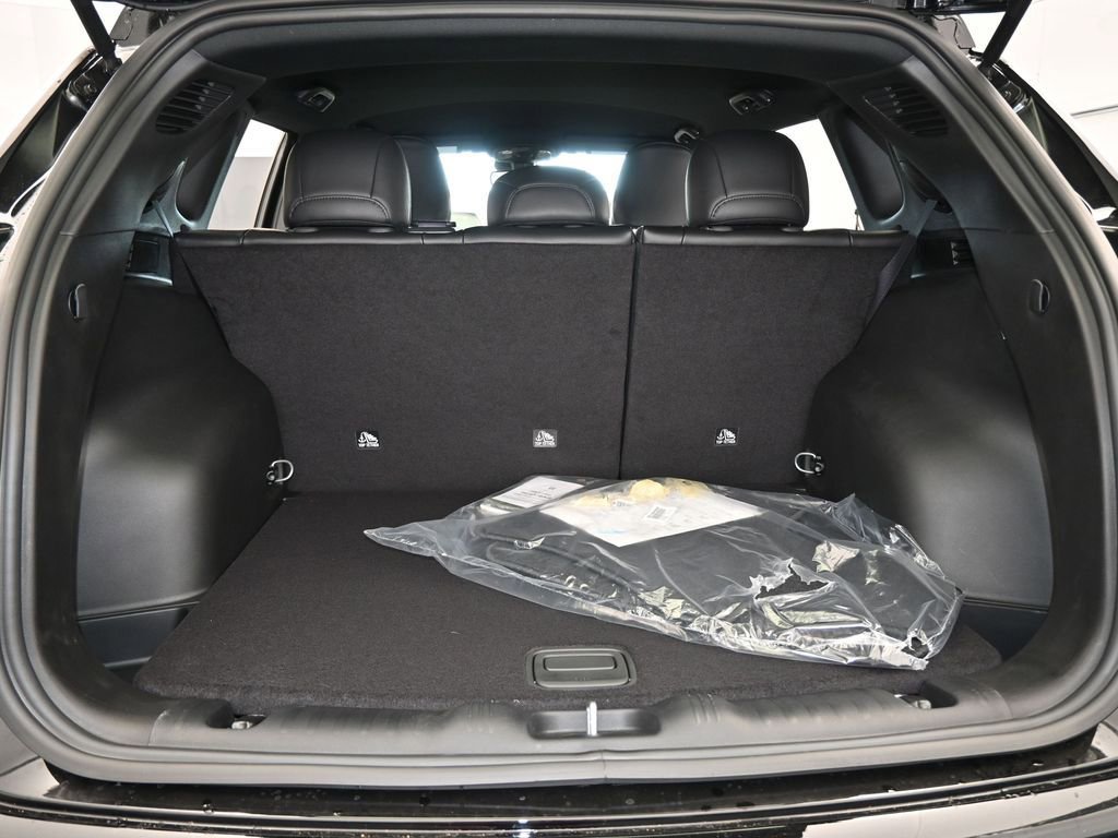 Used 2025 Jeep Compass Latitude image 32