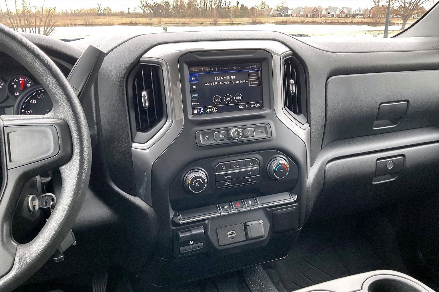 Used 2020 Chevrolet Silverado 2500 Custom w/ Custom Value Package image 6