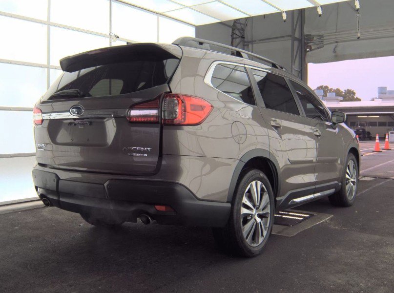 Used 2022 Subaru Ascent Limited image 3