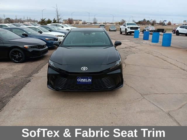 Used 2025 Toyota Camry SE image 9