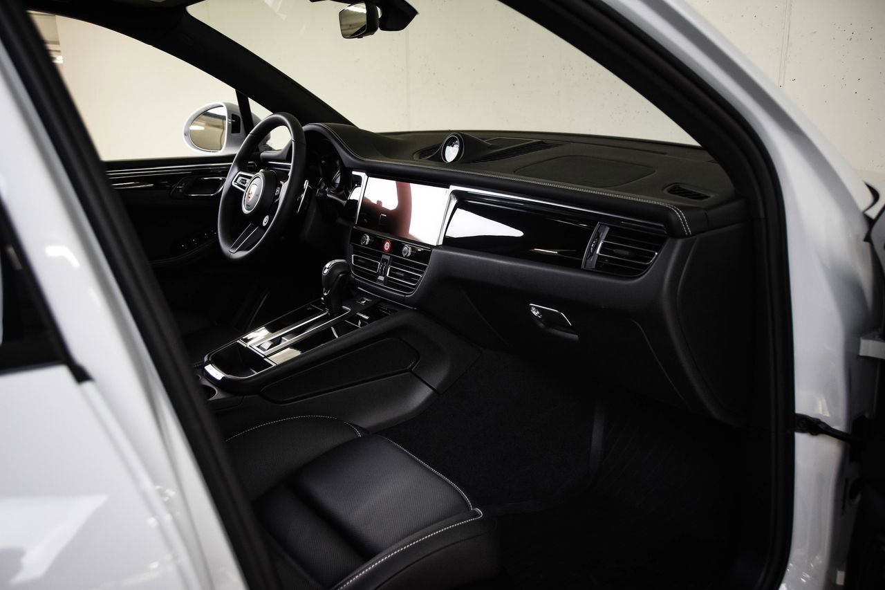 Used 2026 Porsche Macan S image 28