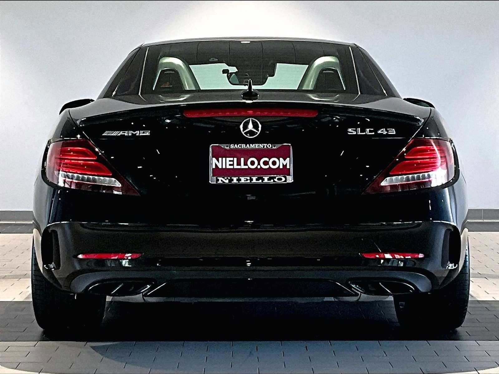Used 2017 Mercedes-Benz SLC 43 AMG image 9