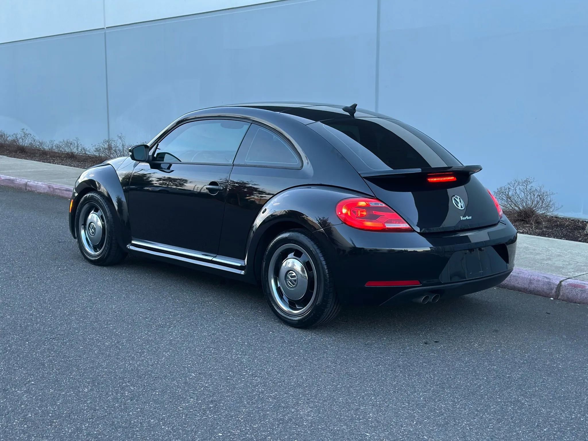 Used 2016 Volkswagen Beetle 1.8T Classic FWD image 4