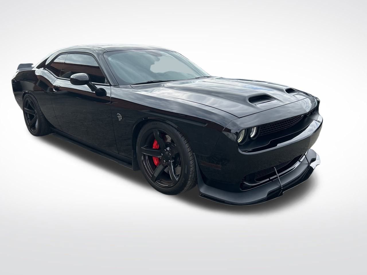 Used 2016 Dodge Challenger SRT Hellcat image 3