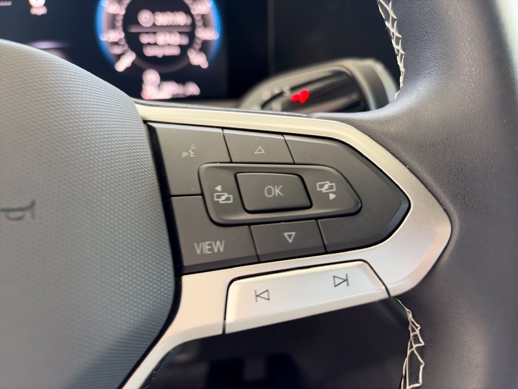 Certified 2025 Volkswagen Tiguan SE AWD/4WD image 18