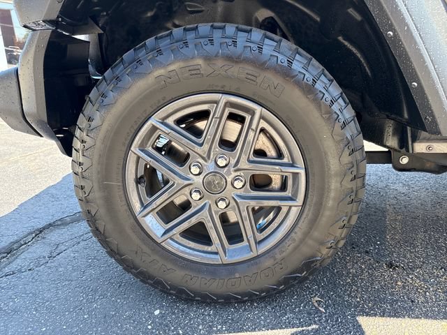 Used 2024 Jeep Wrangler Unlimited Sport AWD/4WD image 9