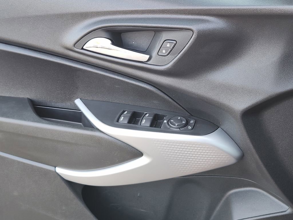 Used 2024 Chevrolet Trax LS w/ LS Convenience Package image 28