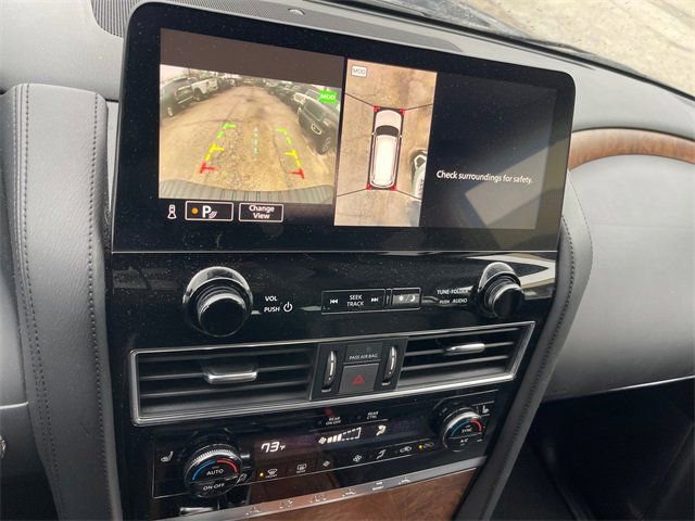 Used 2023 Nissan Armada SL image 2