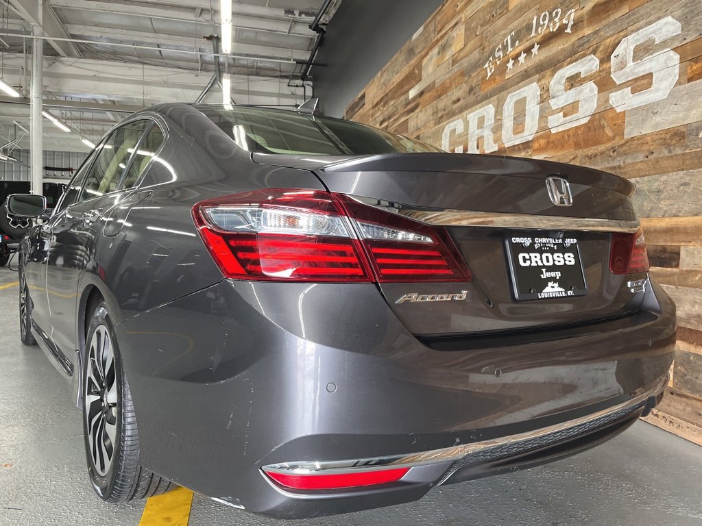 Used 2017 Honda Accord Touring image 18
