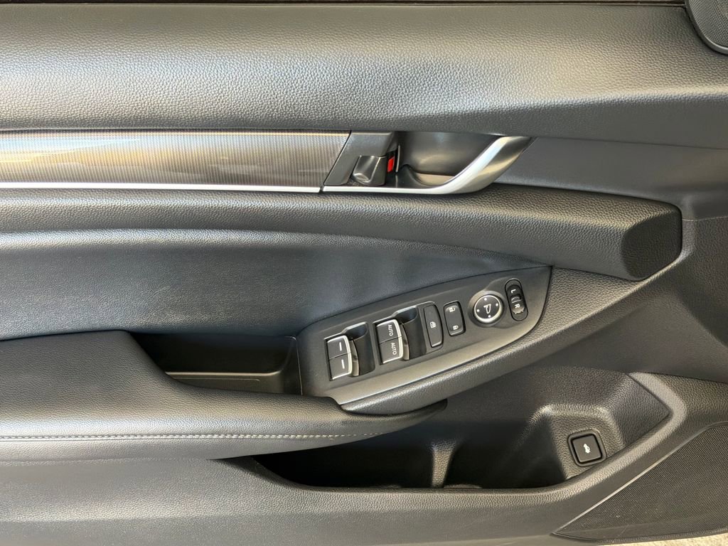 Used 2022 Honda Accord Sport image 3