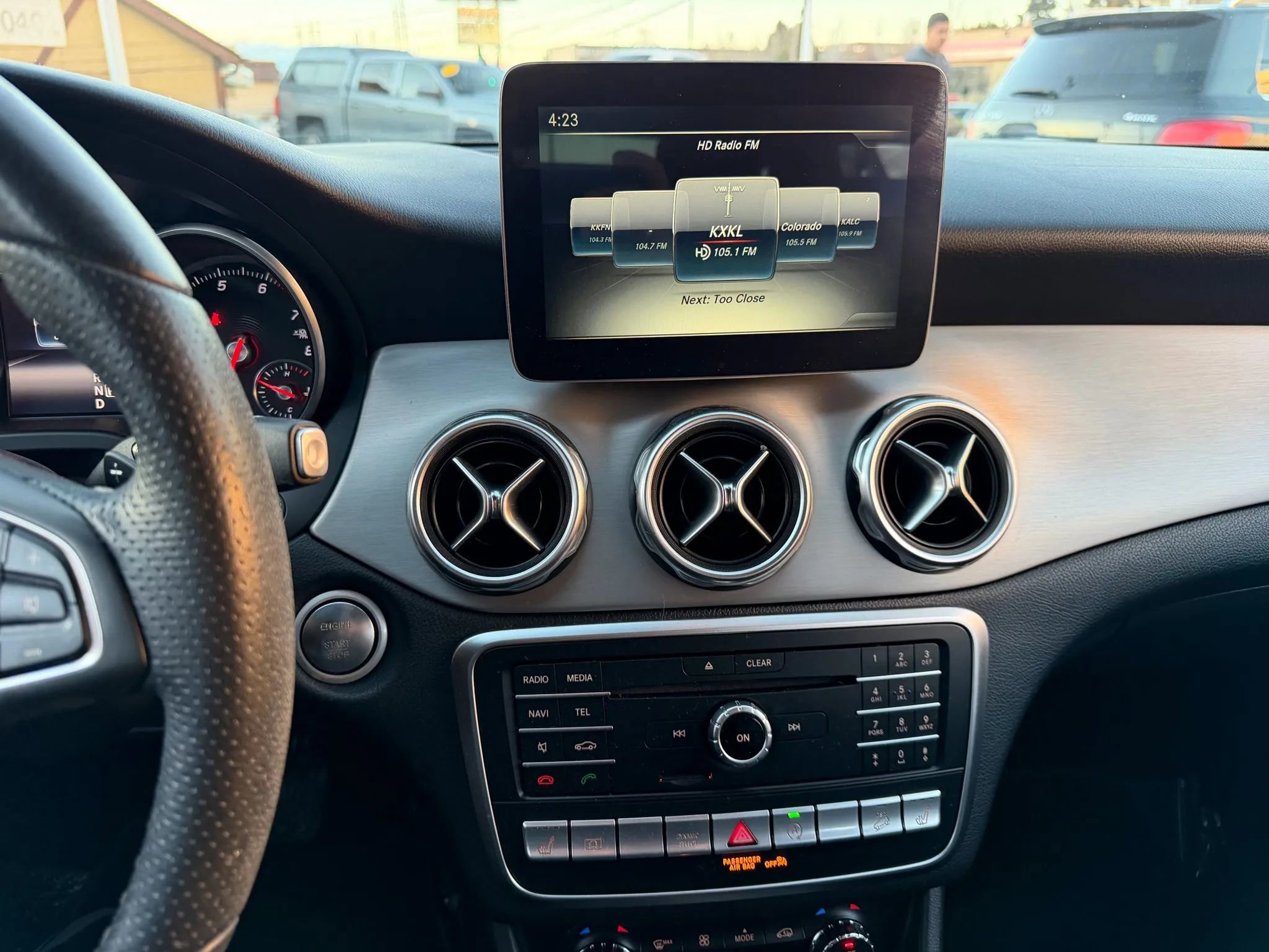 Used 2018 Mercedes-Benz GLA 250 4MATIC image 38