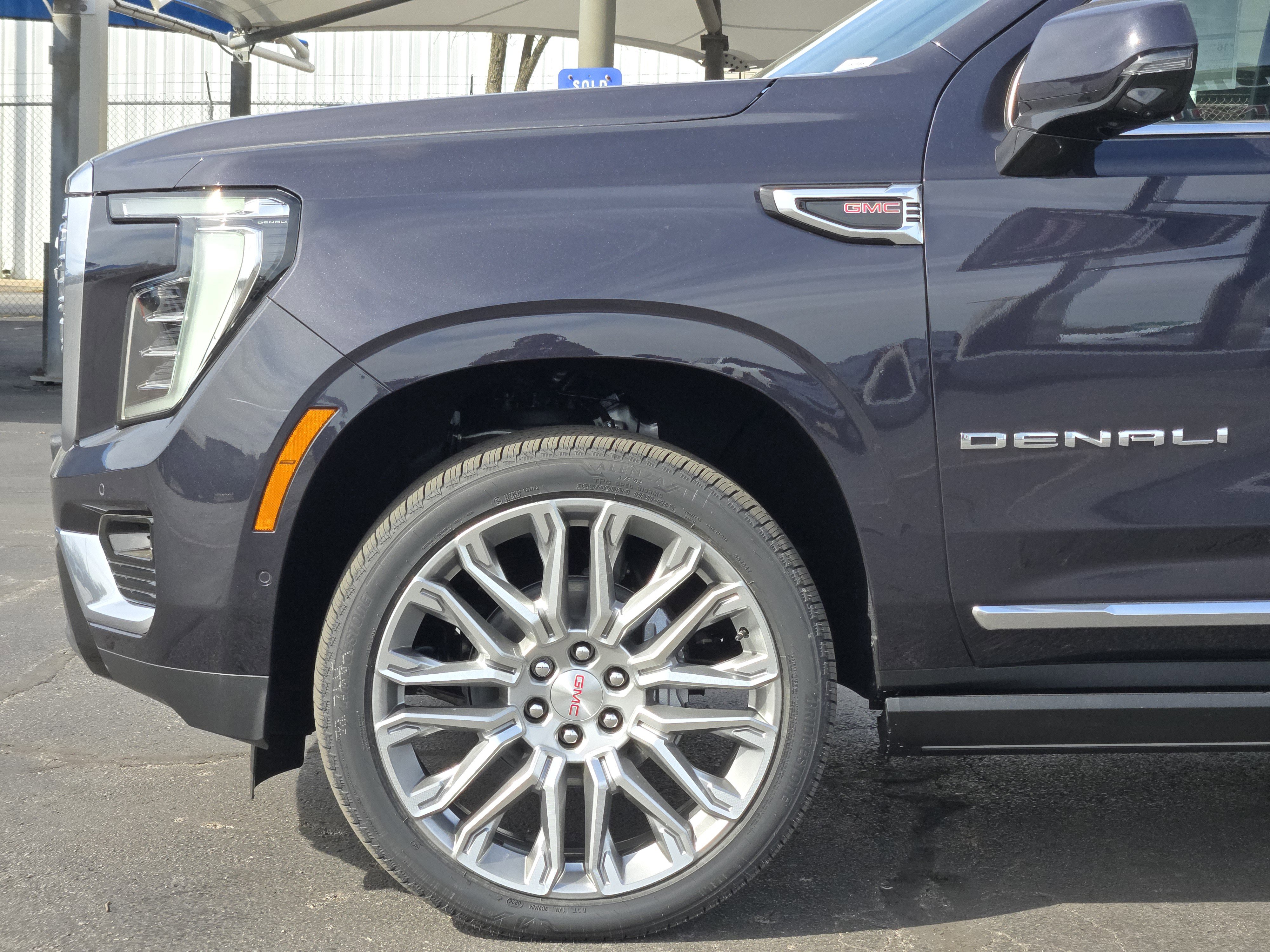 New 2026 GMC Yukon XL Denali w/ Denali Reserve Package image 5