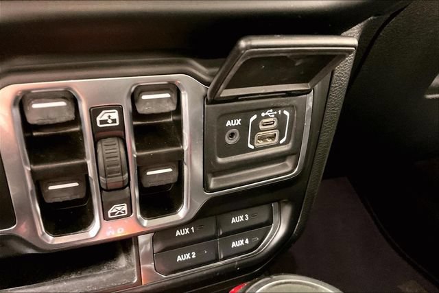 Used 2023 Jeep Wrangler Unlimited Sahara w/ LED Lighting Group AWD/4WD image 15