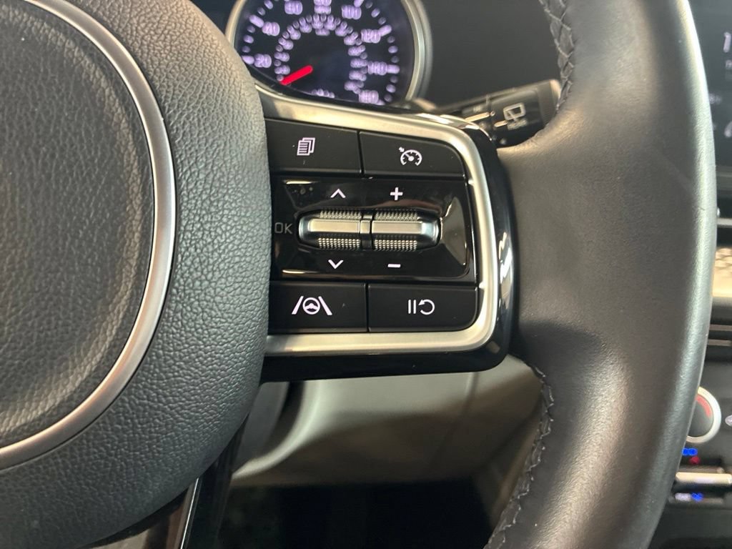 Certified 2024 Kia Carnival LX FWD image 25