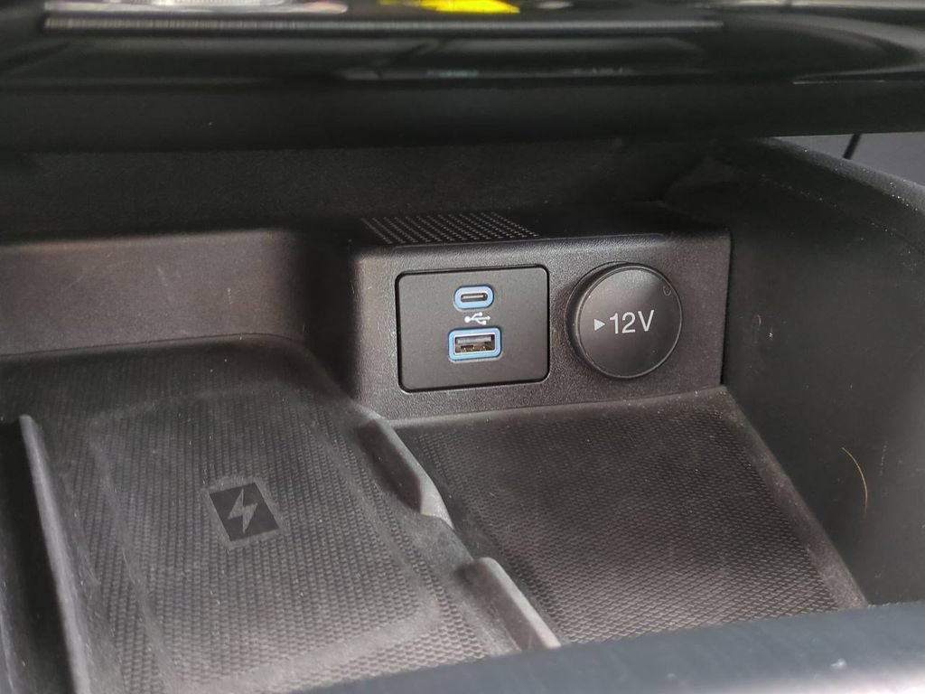 Used 2023 Ford Escape Platinum AWD/4WD image 19