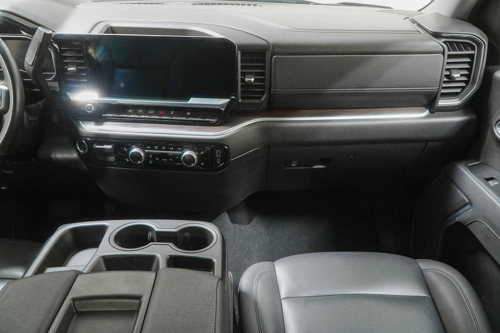 Used 2025 GMC Sierra 1500 SLT AWD/4WD image 36