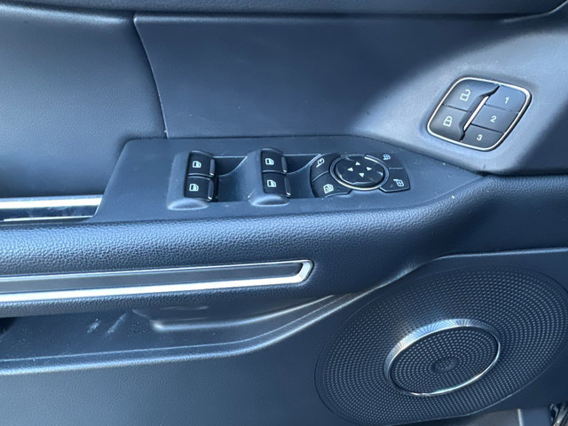 Used 2023 Ford Expedition Max XLT image 27