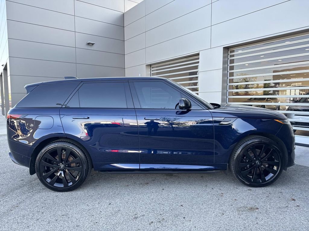 Used 2023 Land Rover Range Rover Sport SE Dynamic AWD/4WD image 9