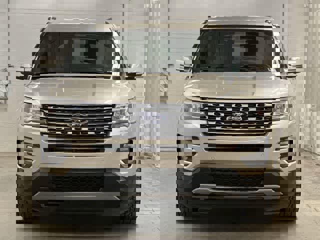Used 2017 Ford Explorer Limited image 32