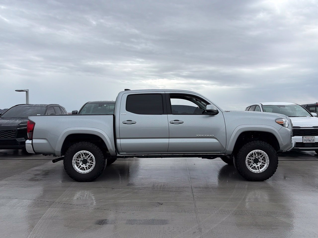 Used 2022 Toyota Tacoma SR5 RWD image 2