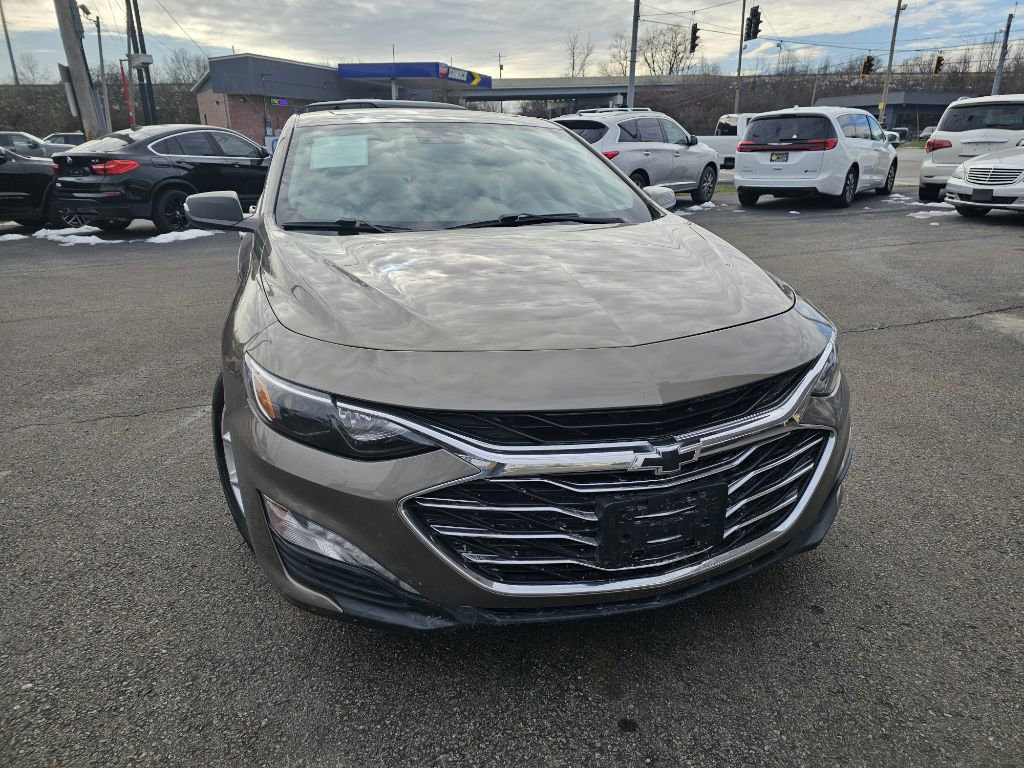 Used 2020 Chevrolet Malibu LT image 2