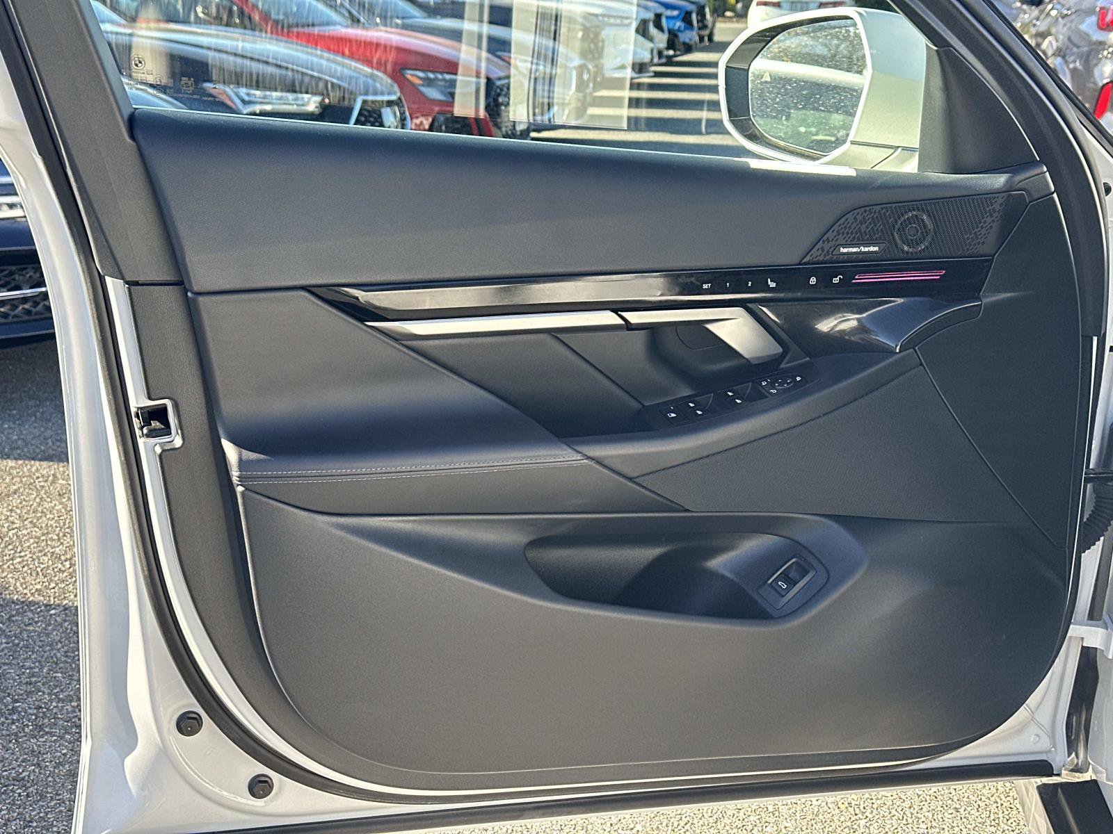 Used 2024 BMW 530i xDrive w/ Convenience Package image 17