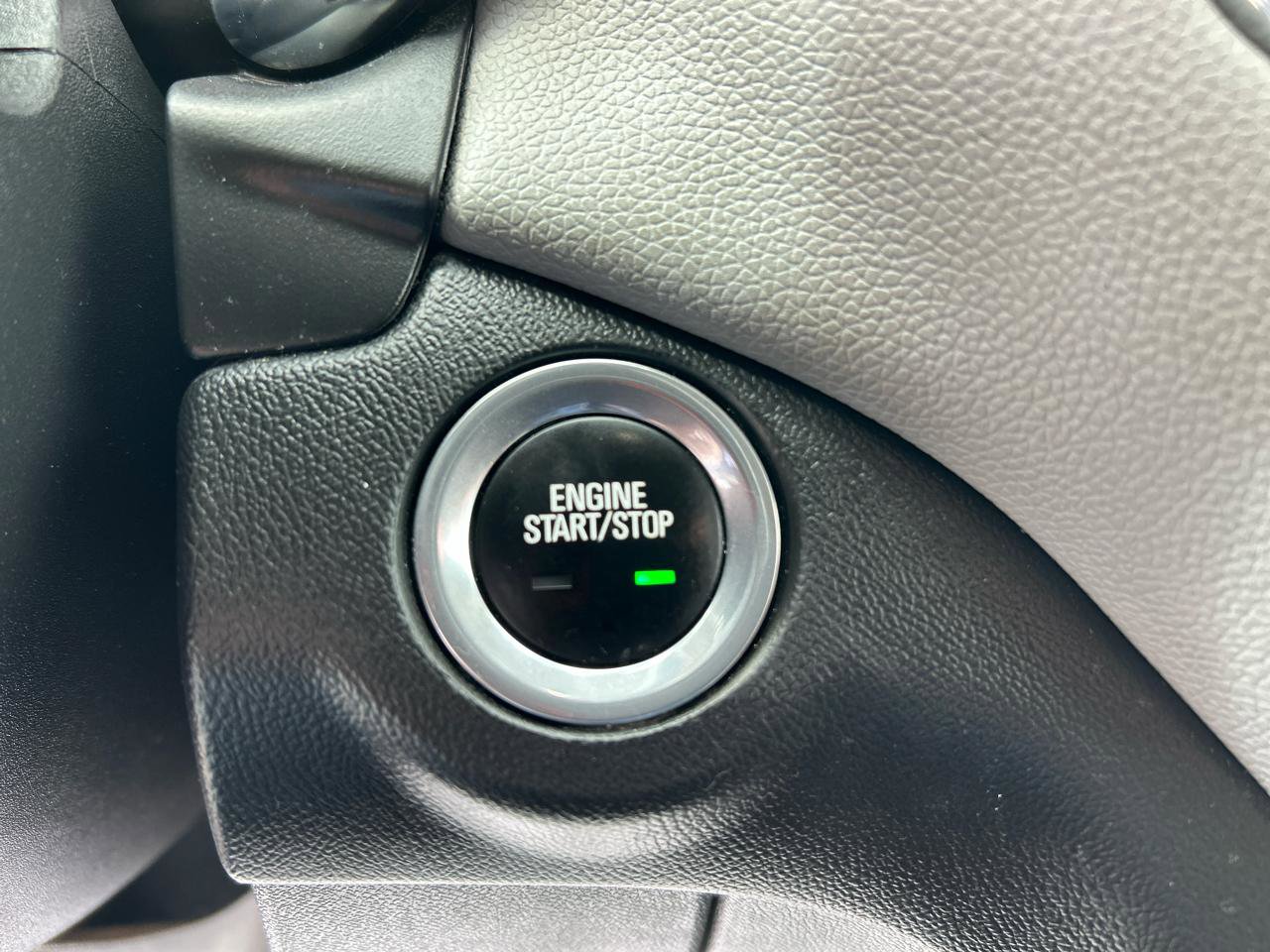 Used 2020 Chevrolet Equinox LT w/ Driver Convenience Package image 17