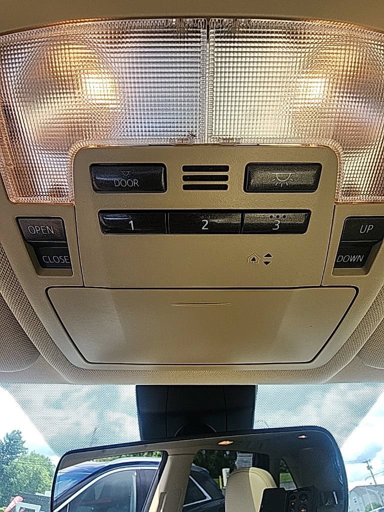 Used 2018 Toyota Highlander XLE AWD/4WD image 25