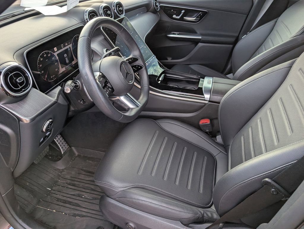 Used 2025 Mercedes-Benz GLC 350e 4MATIC image 11