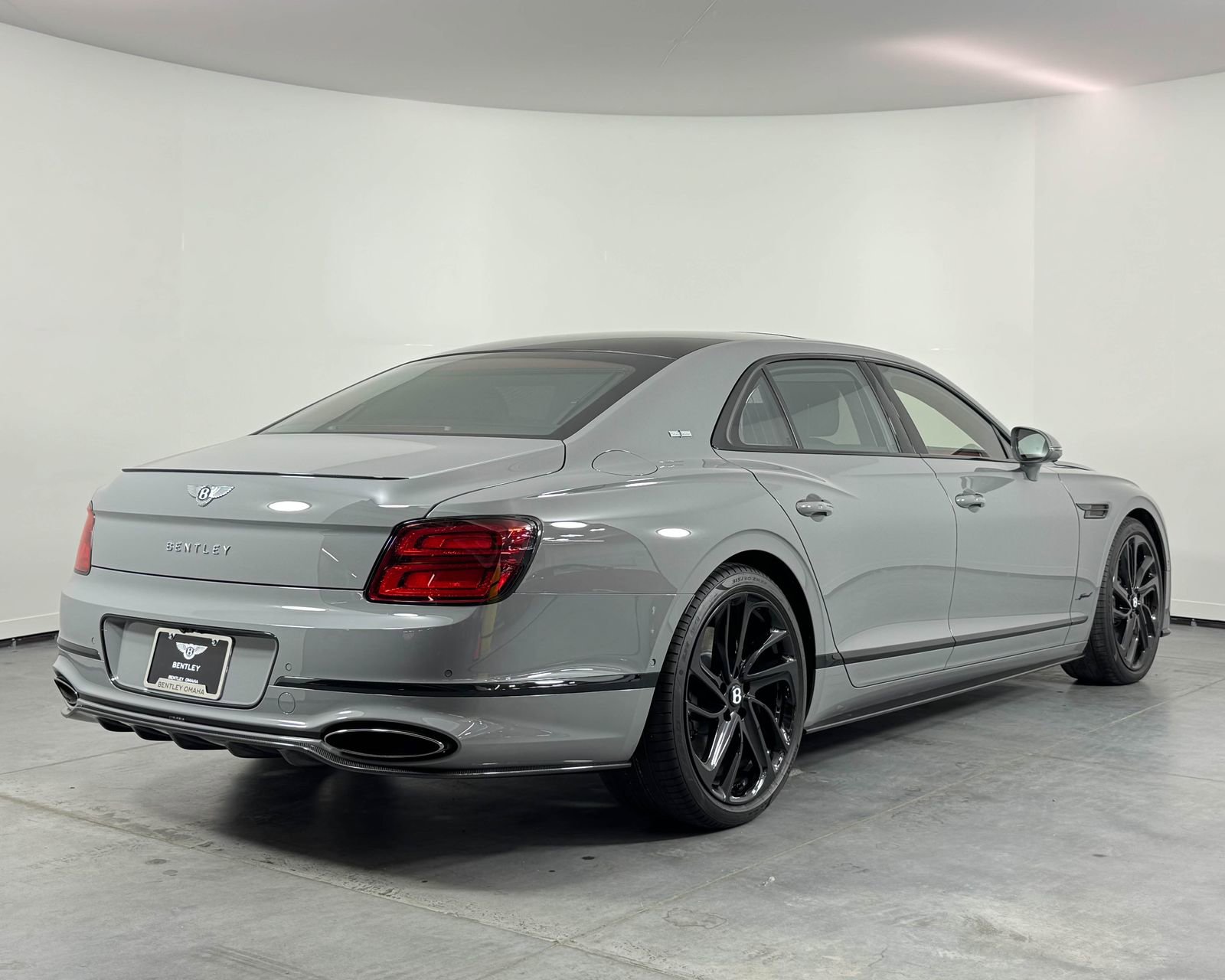 New 2025 Bentley Flying Spur Plug-In Hybrid image 9