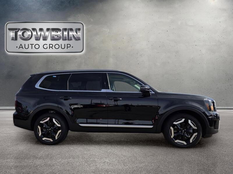 Used 2025 Kia Telluride EX FWD image 3