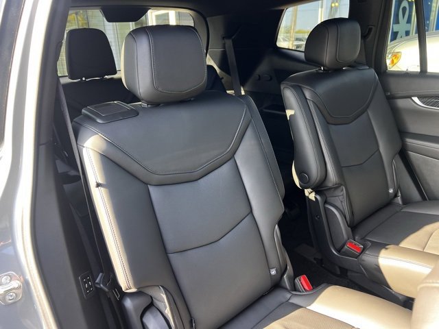 Used 2025 Cadillac XT6 Premium Luxury image 27