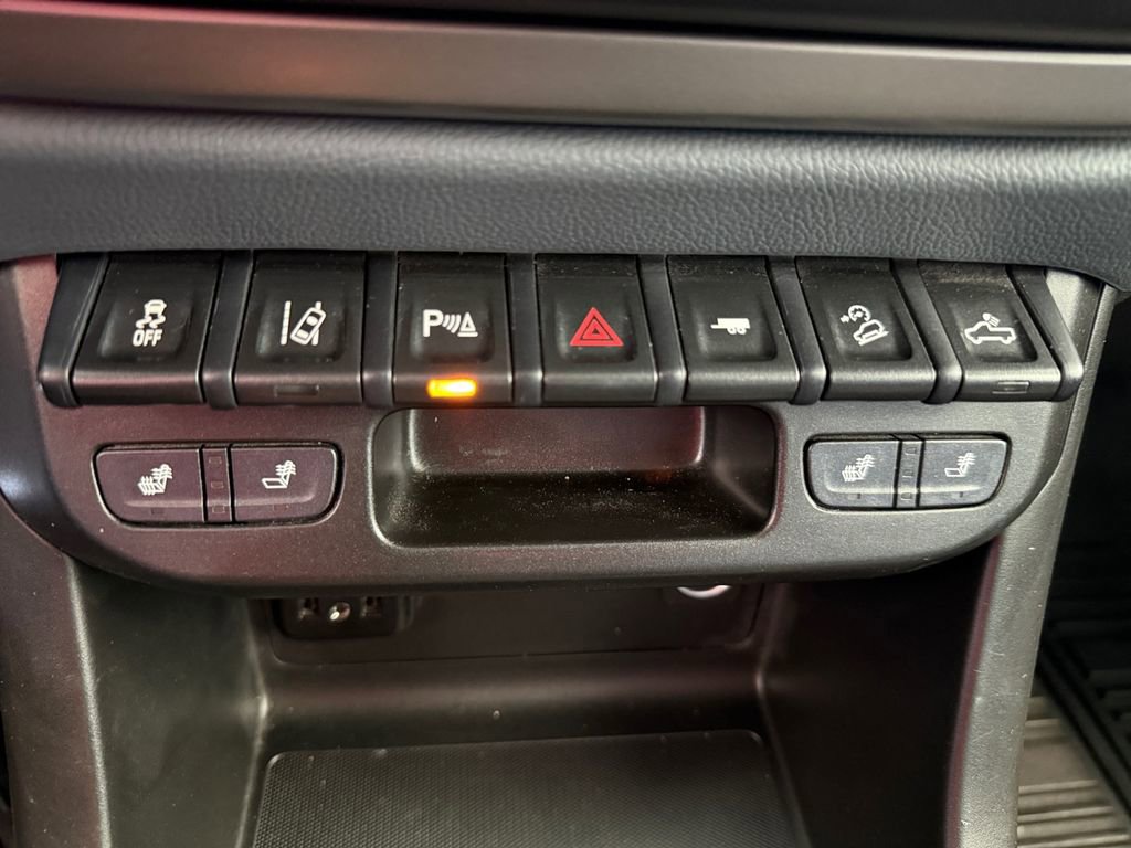 Used 2022 Chevrolet Colorado Z71 w/ Safety Package image 27