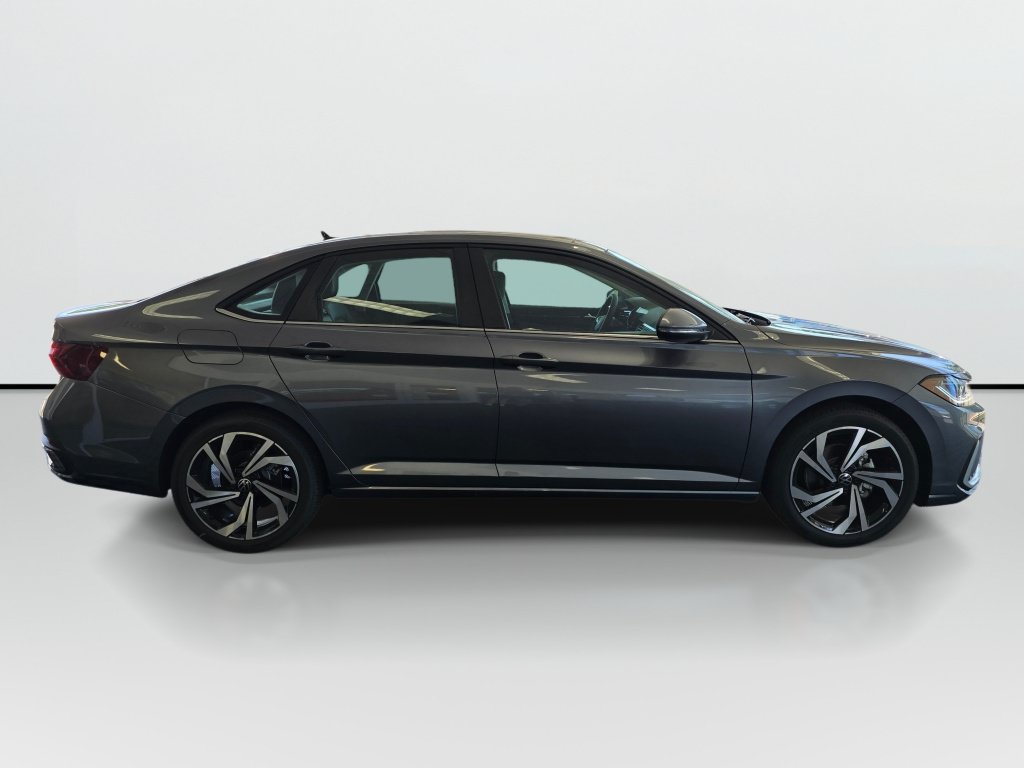 New 2026 Volkswagen Jetta SEL FWD image 2
