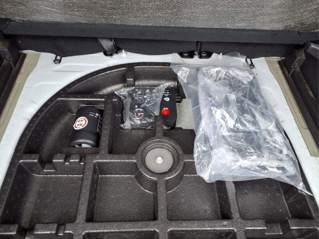 Used 2023 Jeep Renegade Latitude AWD/4WD image 31