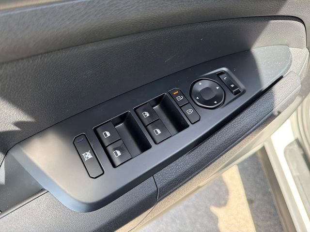 New 2026 Kia Sportage LX FWD image 17