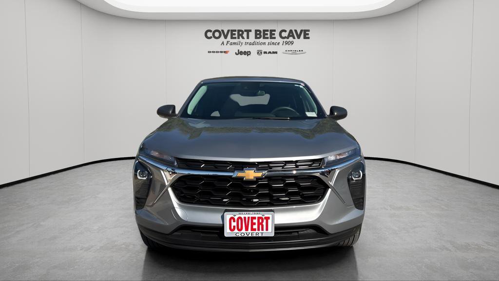 Used 2024 Chevrolet Trax LS w/ Driver Confidence Package image 2