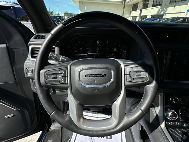 Used 2023 GMC Yukon Denali w/ Denali Reserve Package image 6