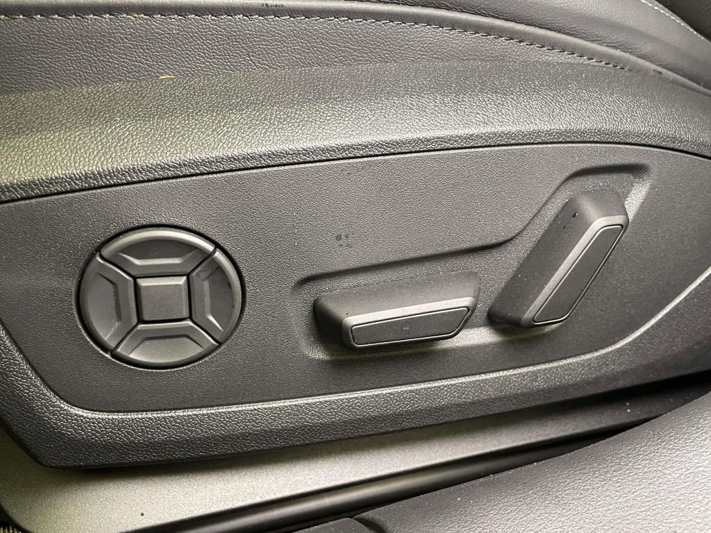 New 2025 Audi A6 Premium Plus image 17