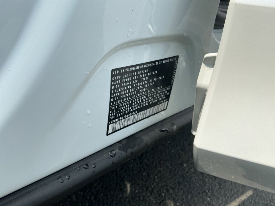 New 2026 Volkswagen Tiguan SEL R-Line AWD/4WD image 35